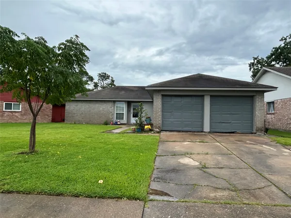 $229,000 | 17311 Heritage Bay Drive, Webster, TX 77598