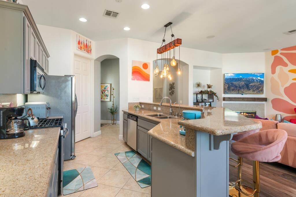 49653 Wayne Street Indio, CA 92201 - Photo 8 of 32 12