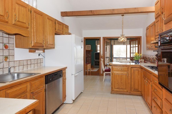 2 Sussex Road Winchester, MA 01890 - Photo 4 of 30 Gallery Image 4