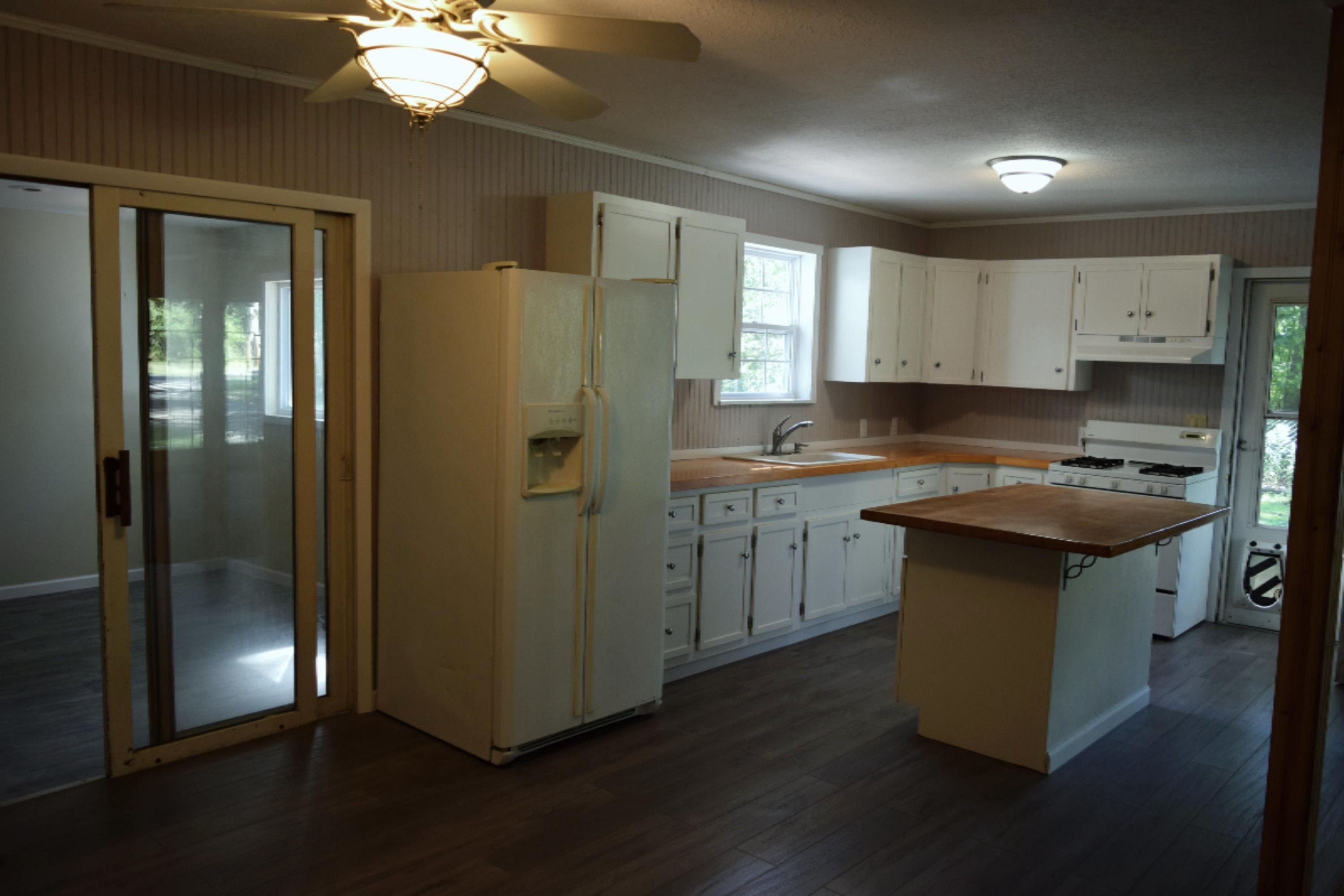 1576 Brooks Road South Muskegon, MI 49442 - Photo 17 of 40 020
