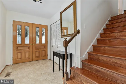 a view of entryway and hall