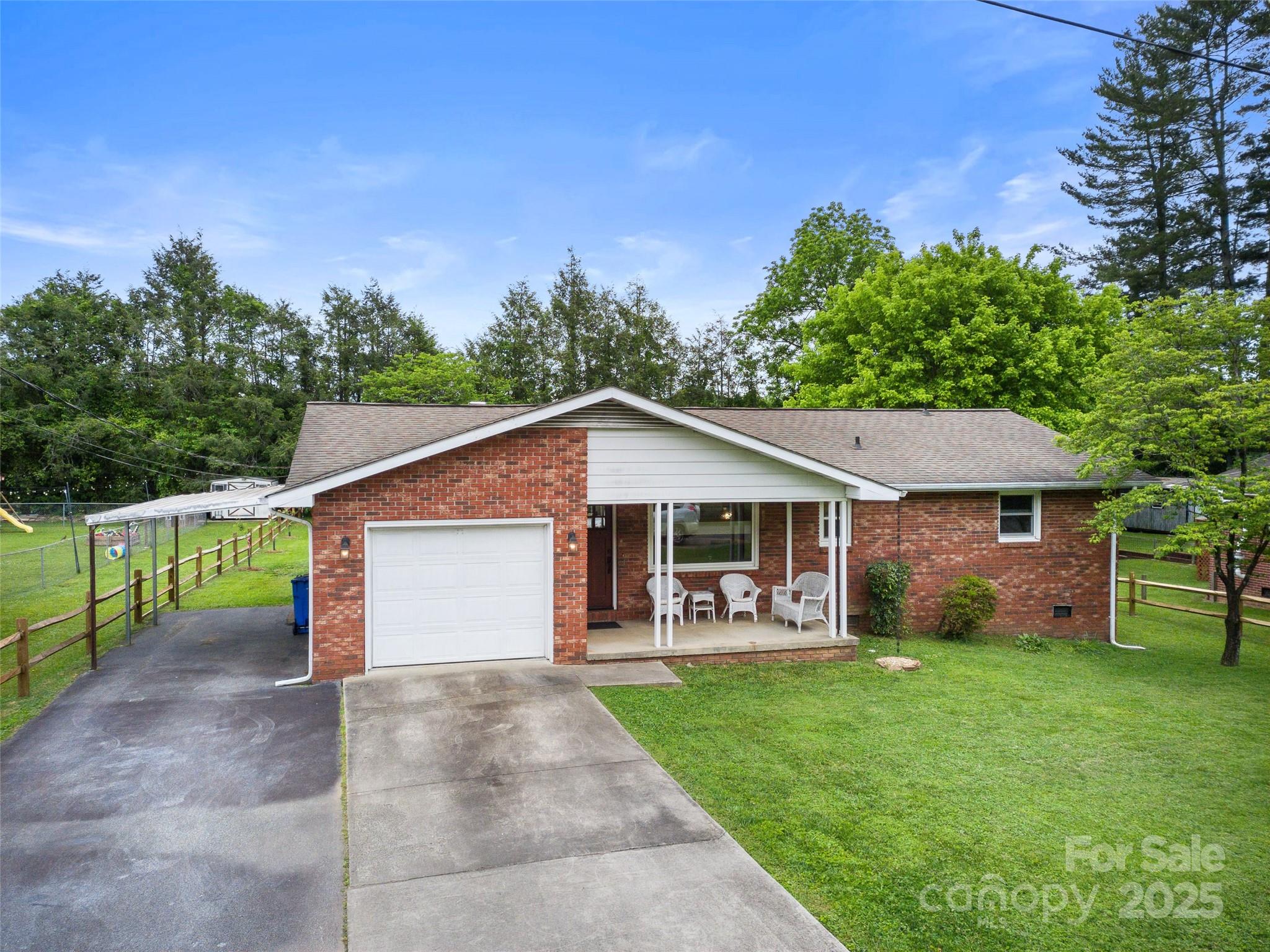 158 Fisher Road Brevard, NC 28712 - Photo 2 of 31 Gallery Image 2