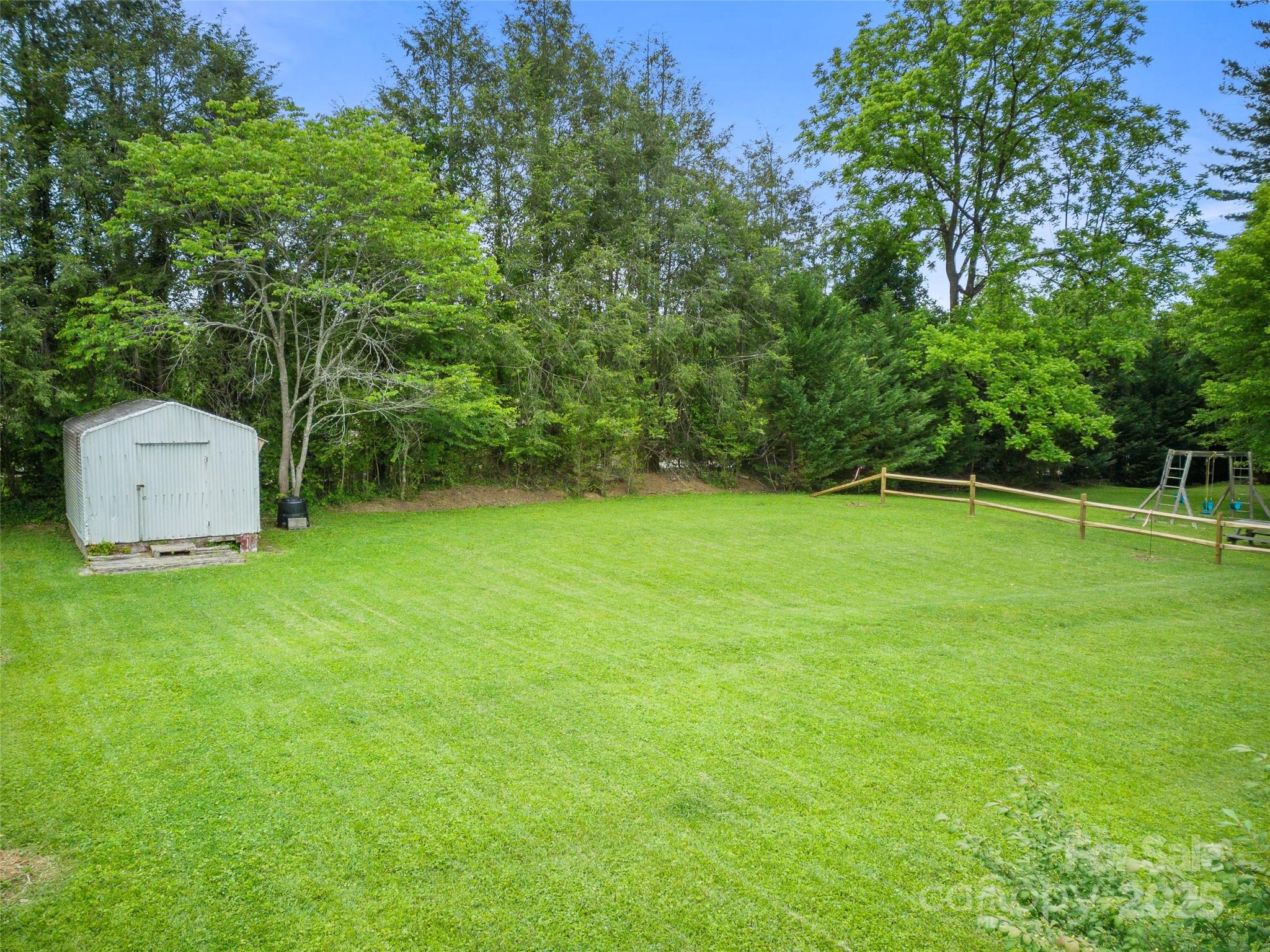 158 Fisher Road Brevard, NC 28712 - Photo 5 of 31 Gallery Image 5