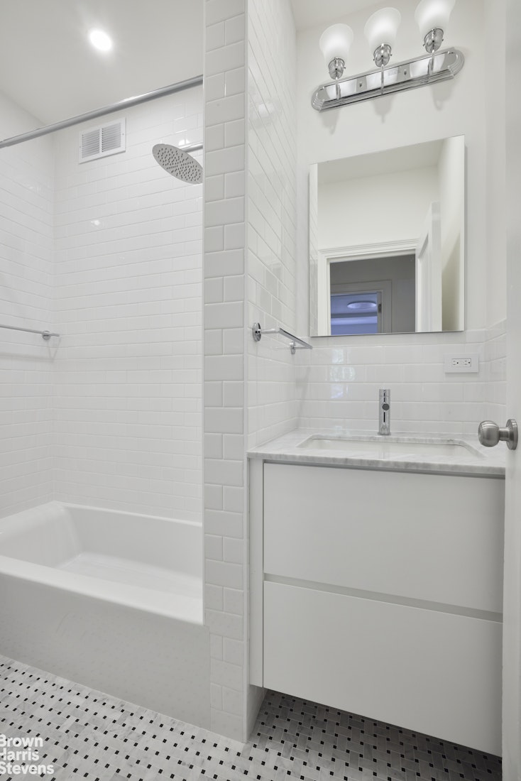 152 East 94th Street, Unit 1A Manhattan, NY 10128 - Photo 10 of 11