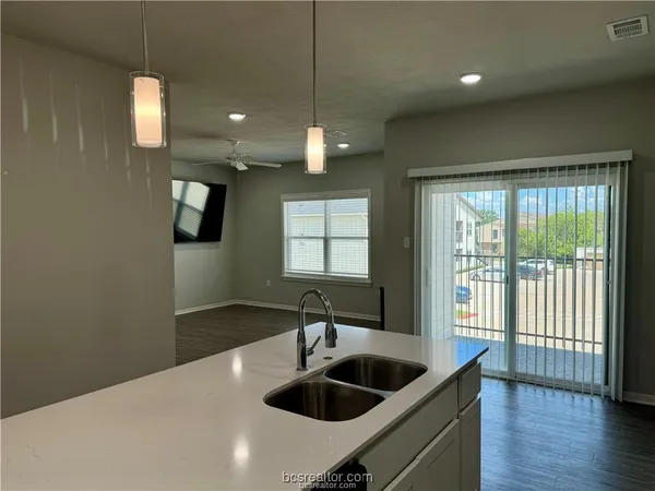 $1,850 | 1326 Prairie Drive, Unit 121, Bryan, TX 77803