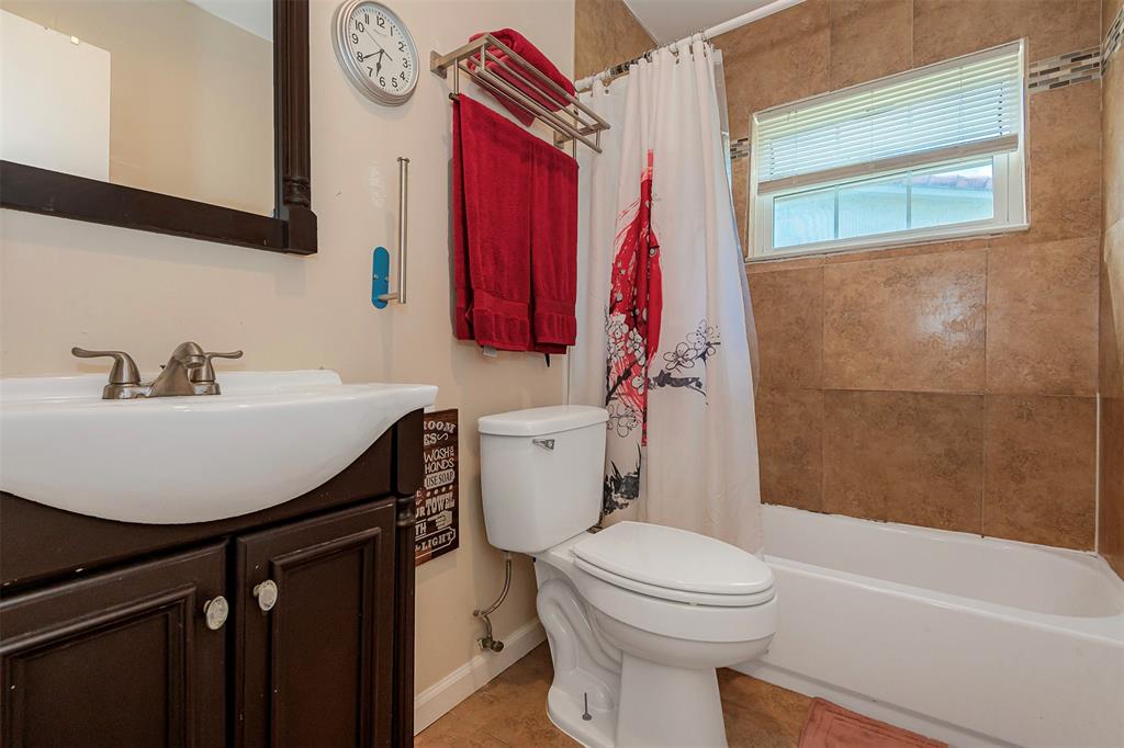 3660 Northwest 80th Avenue Coral Springs, FL 33065 - Photo 15 of 37