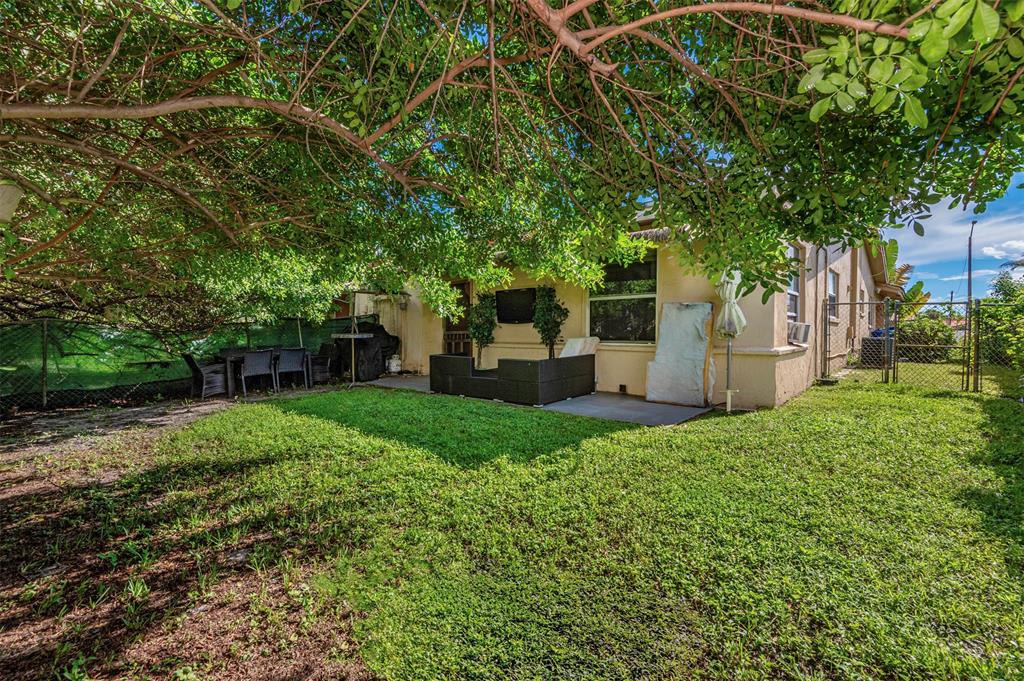 3660 Northwest 80th Avenue Coral Springs, FL 33065 - Photo 24 of 37