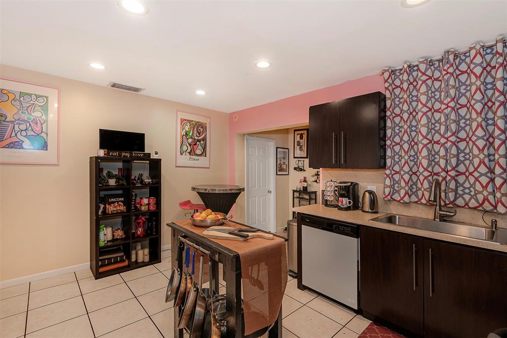 3660 Northwest 80th Avenue Coral Springs, FL 33065 - Photo 6 of 37