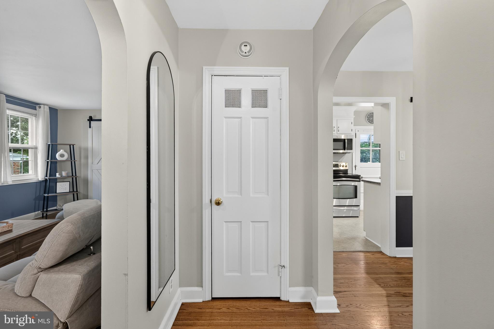 208 Stanton Road Havertown, PA 19083 - Photo 4 of 40