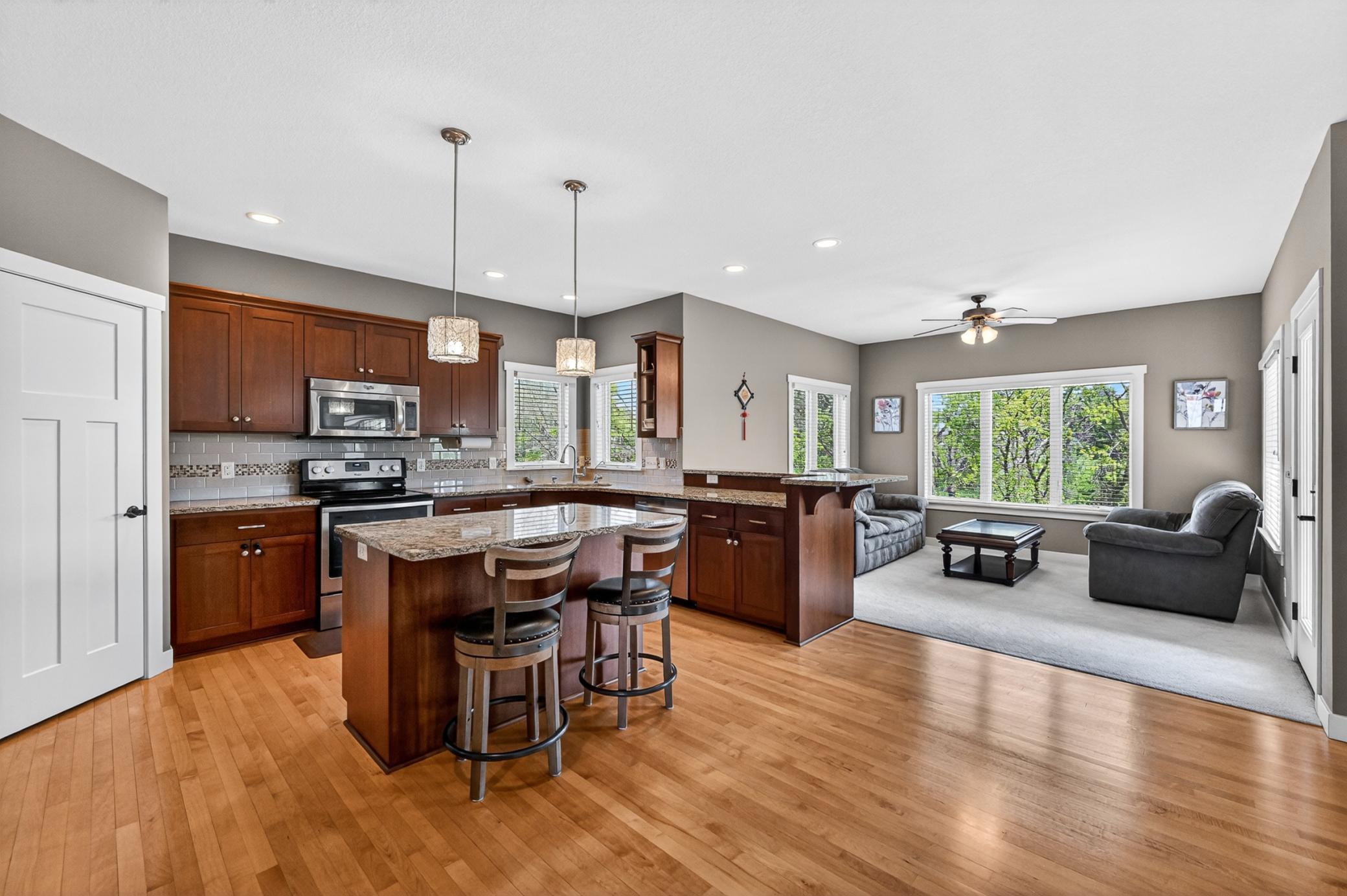 2074 Shannon Oaks Boulevard Northeast Rochester, MN 55906 - Photo 12 of 46