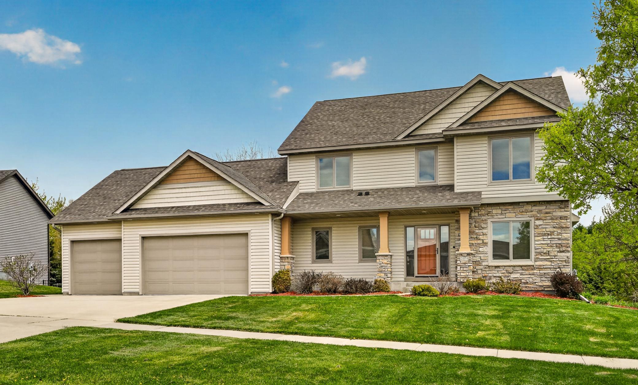 2074 Shannon Oaks Boulevard Northeast Rochester, MN 55906 - Photo 2 of 46