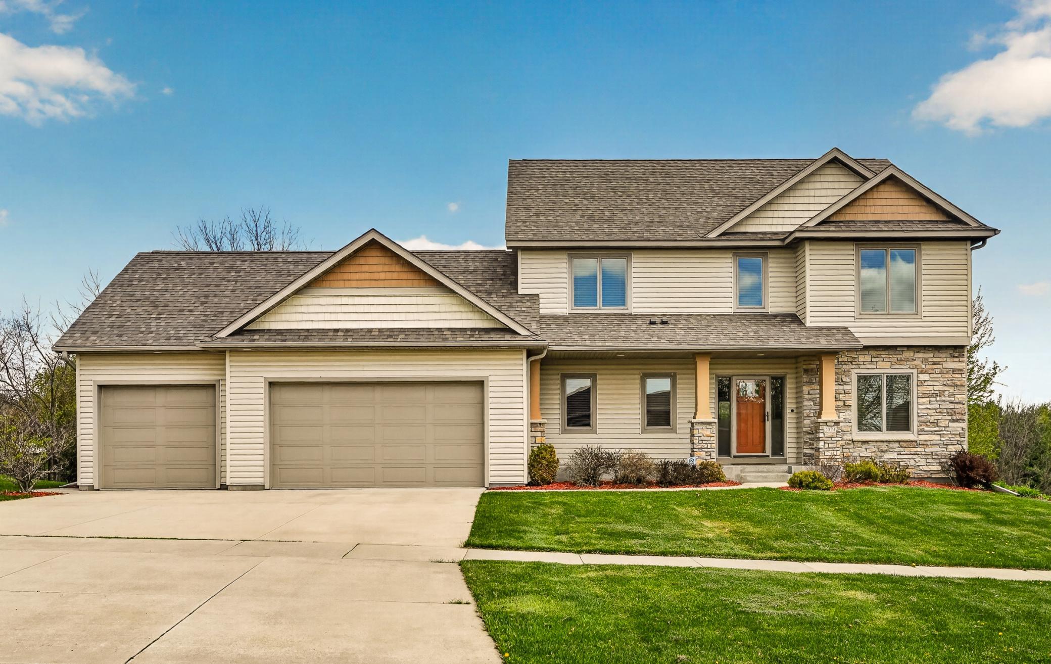 2074 Shannon Oaks Boulevard Northeast Rochester, MN 55906 - Photo 3 of 46
