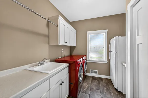 $889,900 | 2074 Shannon Oaks Boulevard Northeast, Rochester, MN 55906