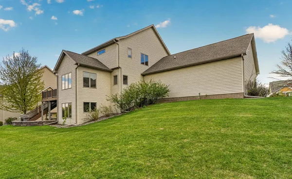 $889,900 | 2074 Shannon Oaks Boulevard Northeast, Rochester, MN 55906
