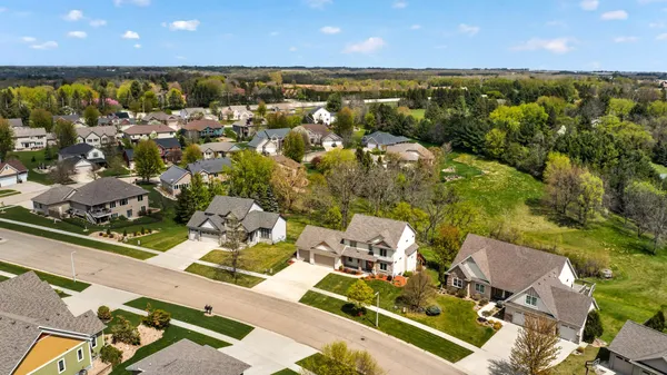 $889,900 | 2074 Shannon Oaks Boulevard Northeast, Rochester, MN 55906