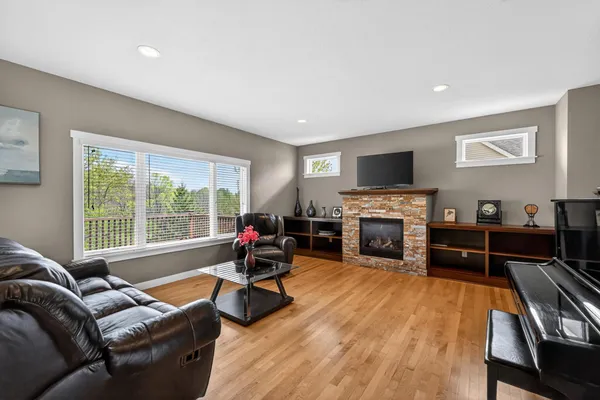 $889,900 | 2074 Shannon Oaks Boulevard Northeast, Rochester, MN 55906