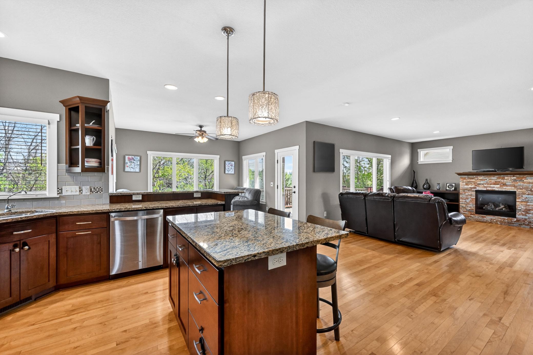 2074 Shannon Oaks Boulevard Northeast Rochester, MN 55906 - Photo 9 of 46
