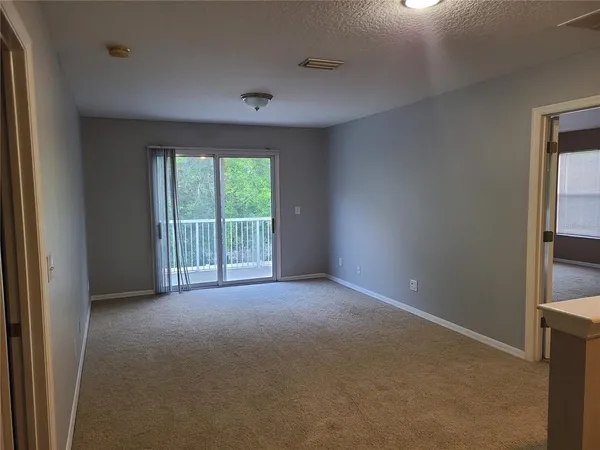 $3,200 | 6122 39th Court East, Bradenton, FL 34203