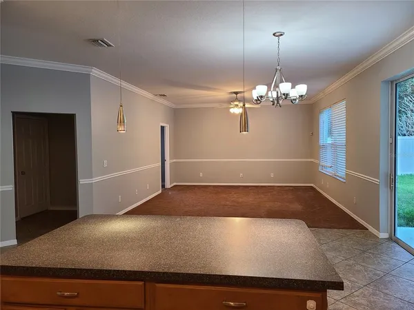 $3,200 | 6122 39th Court East, Bradenton, FL 34203