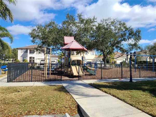 $3,200 | 6122 39th Court East, Bradenton, FL 34203