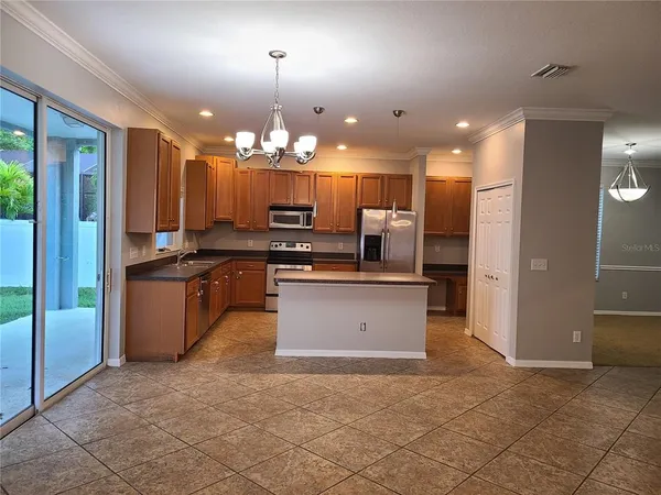 $3,200 | 6122 39th Court East, Bradenton, FL 34203