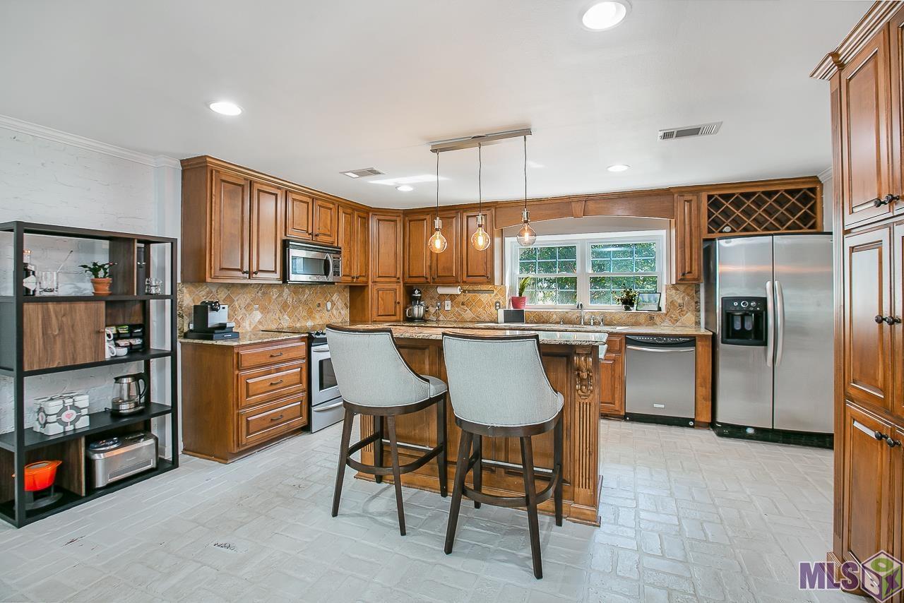 4221 Tupello Street Baton Rouge, LA 70808 - Photo 4 of 38