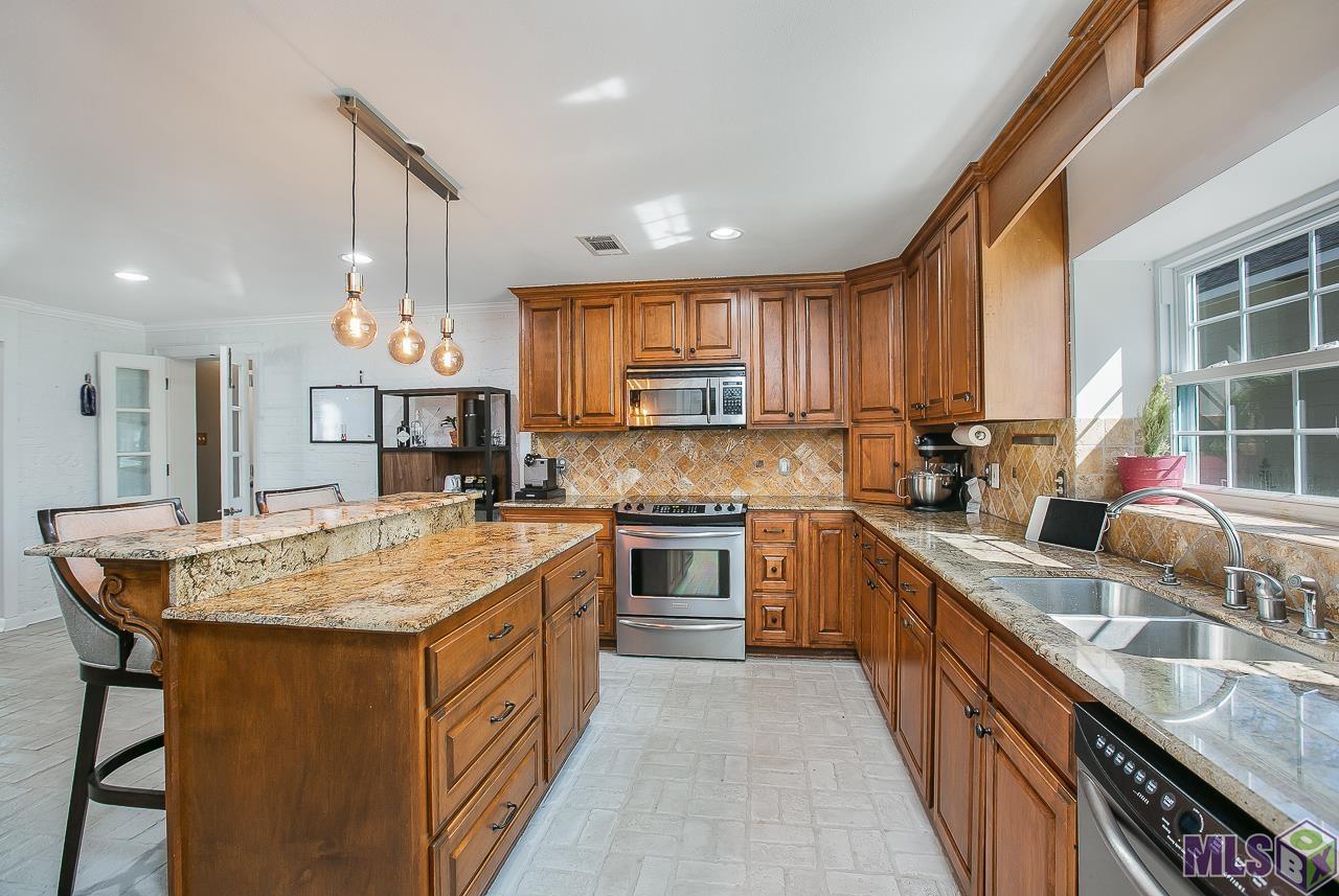4221 Tupello Street Baton Rouge, LA 70808 - Photo 7 of 38