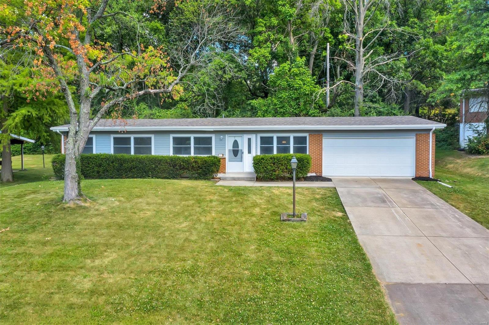 37 Riviera Court St. Louis, MO 63146 - Photo 1 of 23 Gallery Image 1