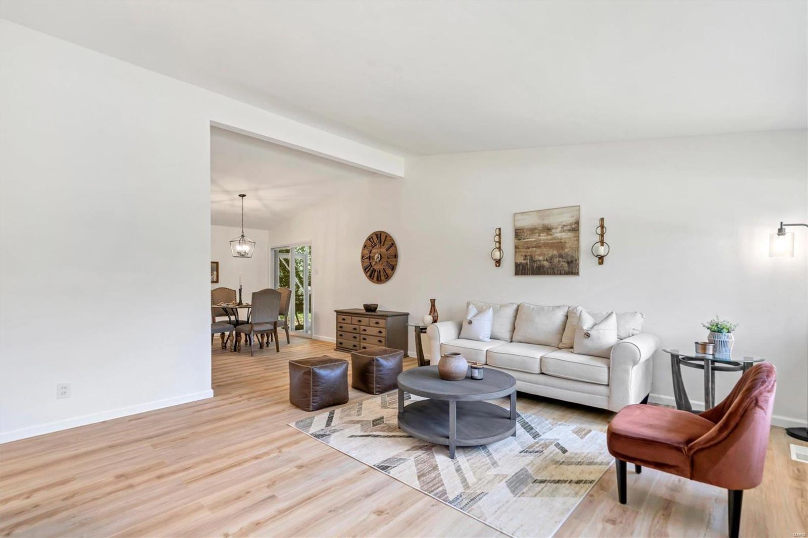 37 Riviera Court St. Louis, MO 63146 - Photo 2 of 23 Gallery Image 2