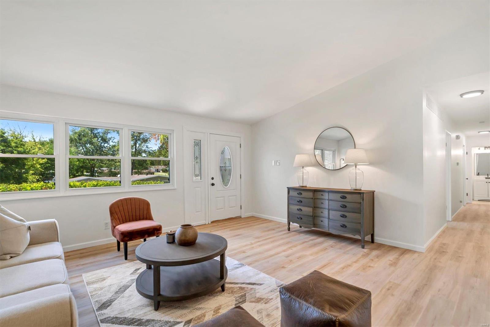 37 Riviera Court St. Louis, MO 63146 - Photo 3 of 23 Gallery Image 3