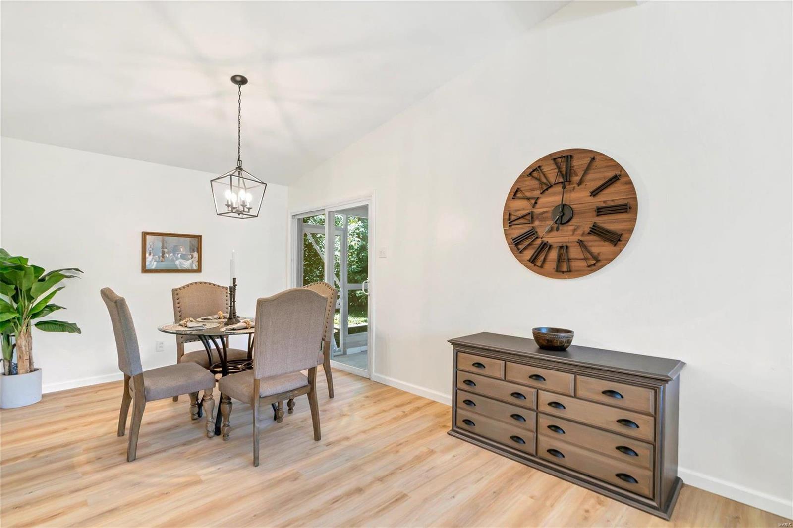 37 Riviera Court St. Louis, MO 63146 - Photo 4 of 23 Gallery Image 4