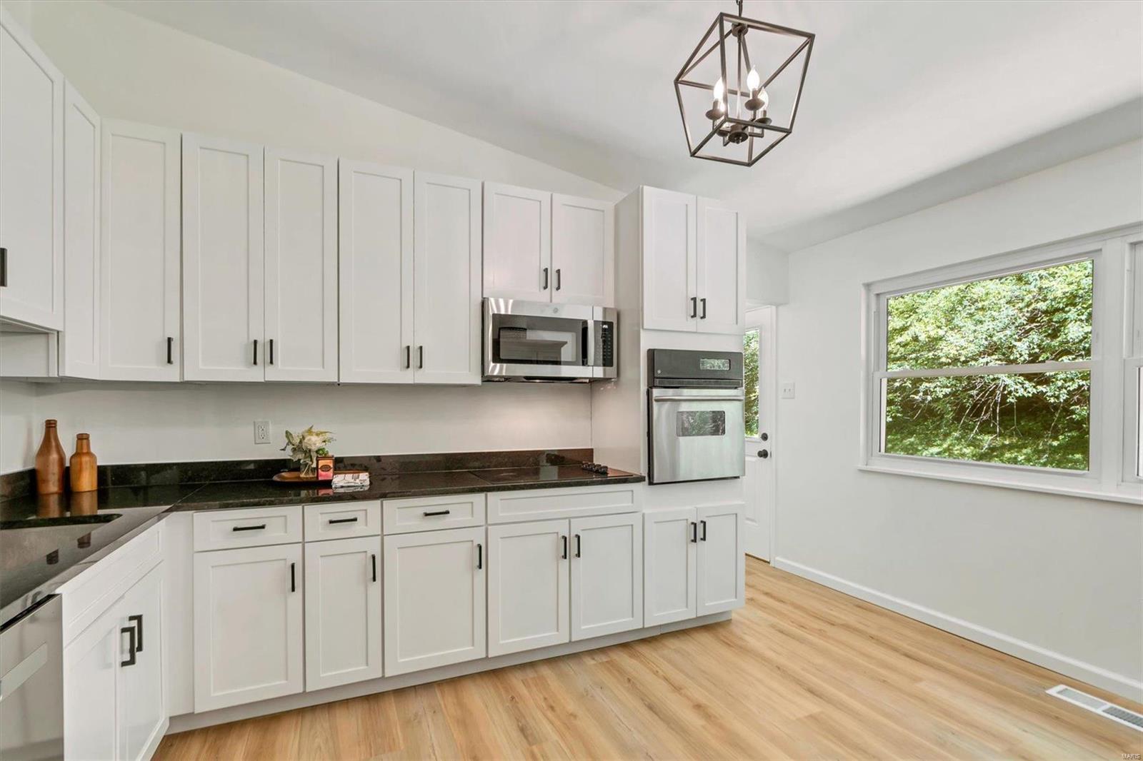 37 Riviera Court St. Louis, MO 63146 - Photo 6 of 23 Gallery Image 6