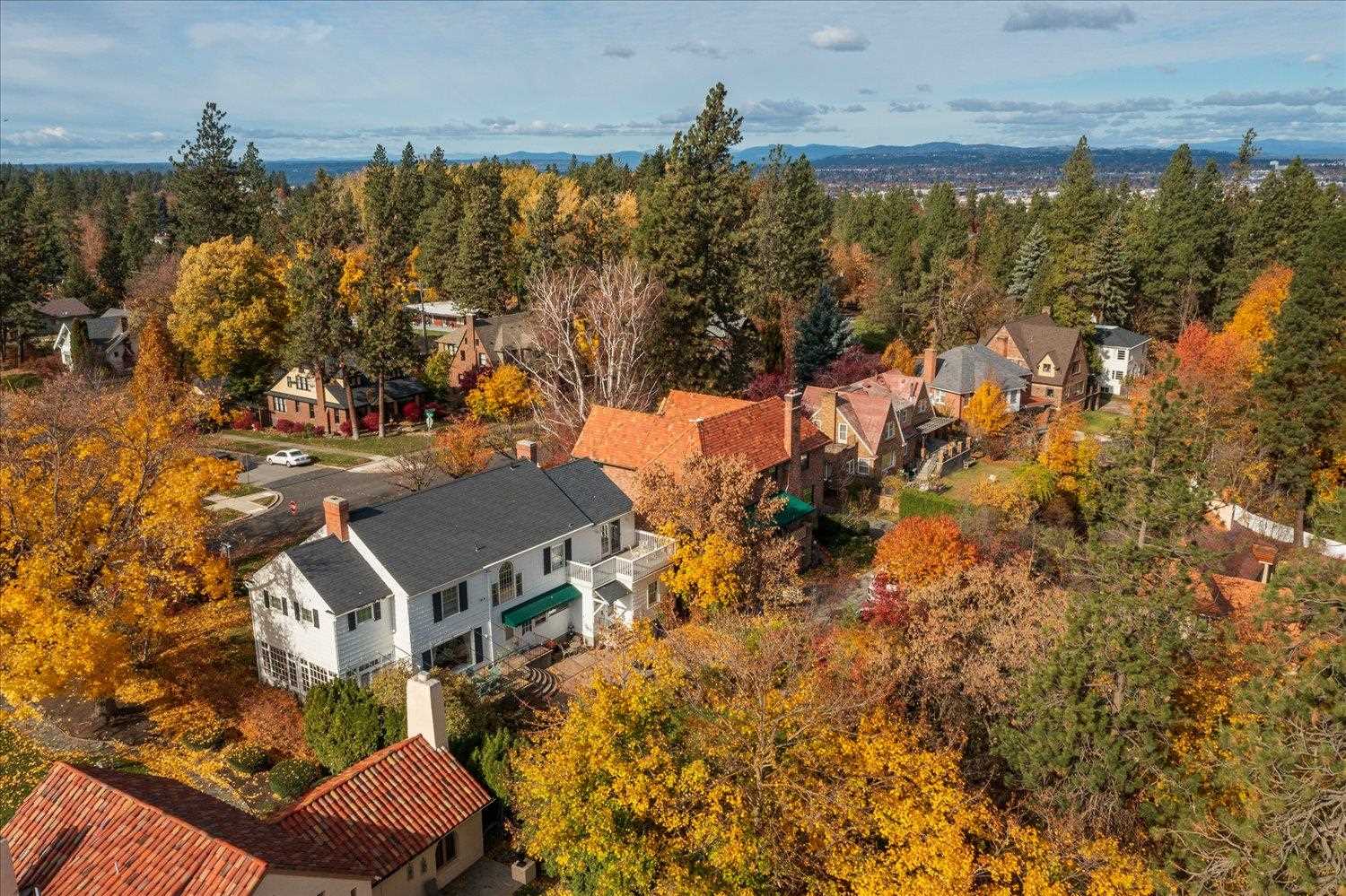 1803 South Upper Terrace Road Spokane, WA 99203 - Photo 4 of 42 Gallery Image 4