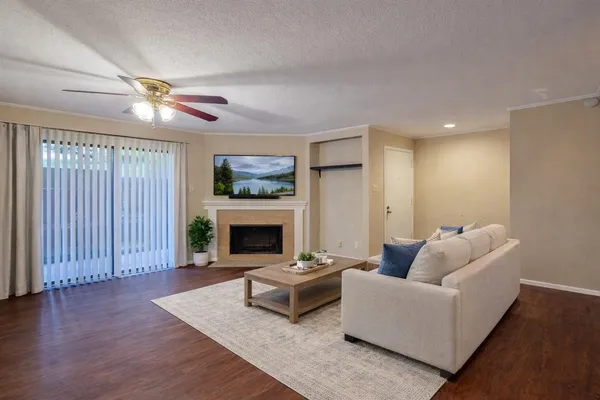 $1,380 | 2601 South Braeswood Boulevard, Unit 1305, Houston, TX 77025