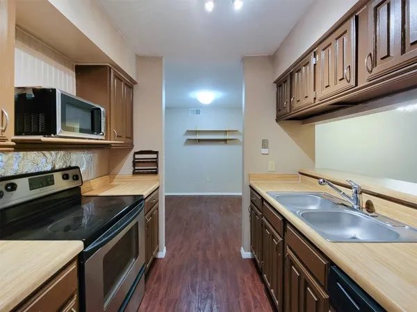$1,380 | 2601 South Braeswood Boulevard, Unit 1305, Houston, TX 77025