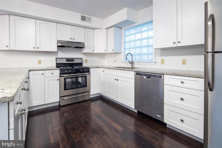 748 South 4th Street, Unit 2 Philadelphia, PA 19147 - Photo 1 of 9