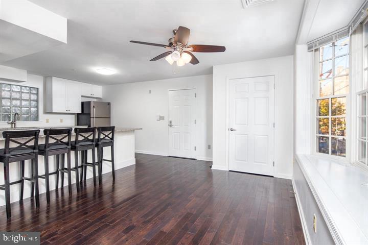 748 South 4th Street, Unit 2 Philadelphia, PA 19147 - Photo 2 of 9