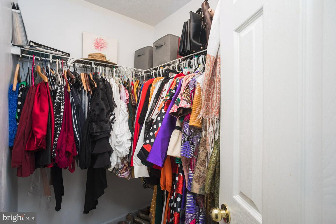 9725 Luguna Road Baltimore, MD 21220 - Photo 22 of 33 Walk in closet