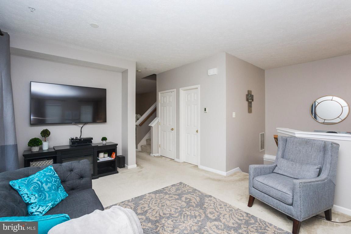 9725 Luguna Road Baltimore, MD 21220 - Photo 10 of 33