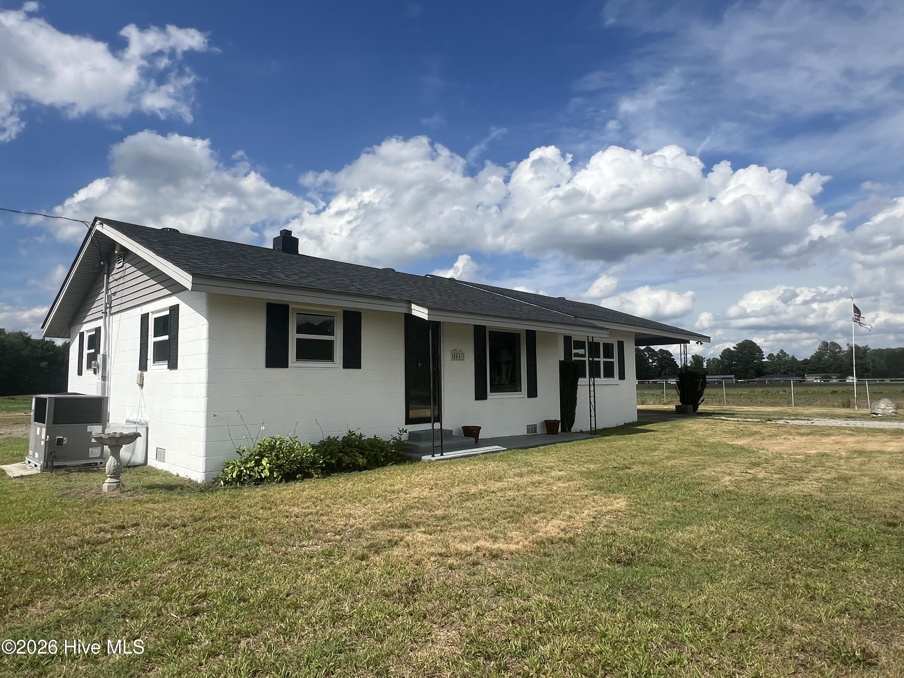 8857 Robbins Road Rocky Mount, NC 27803 - Photo 4 of 39
