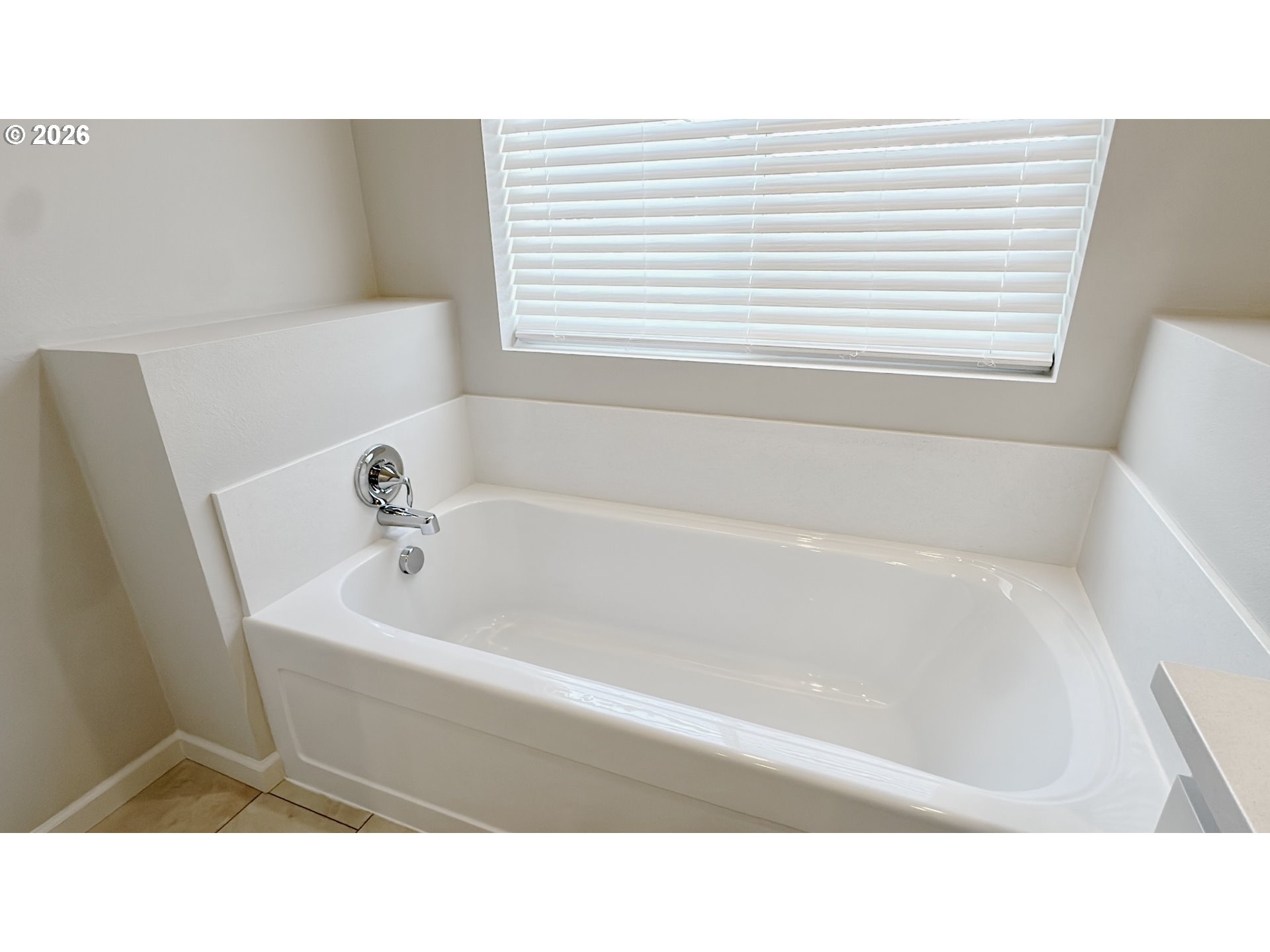 2011 Bethany Street Longview, WA 98632 - Photo 20 of 24 a bathroom with a bathtub