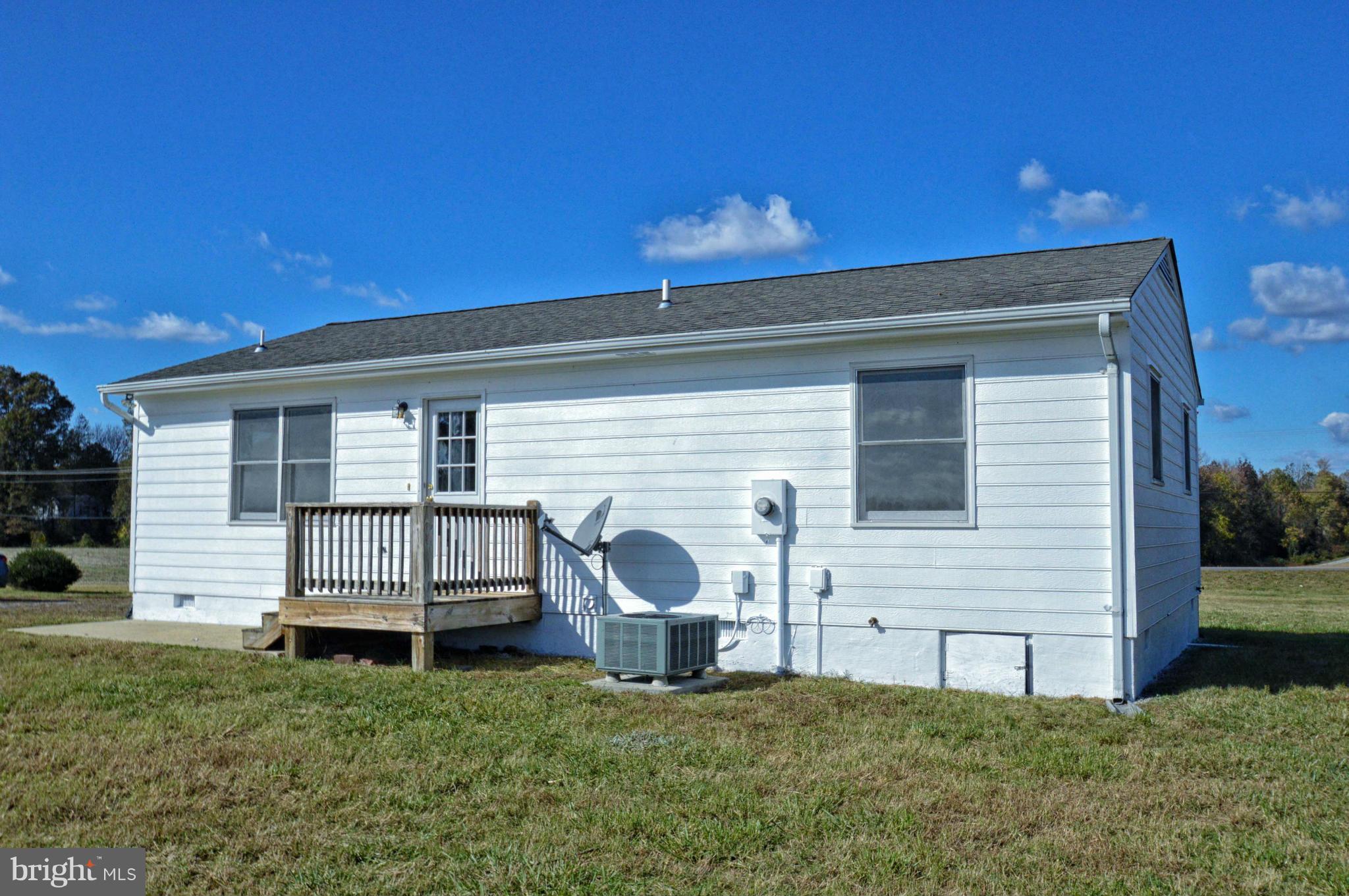 26026 Sparta Road Milford, VA 22514 - Photo 4 of 18 Exterior (Rear)