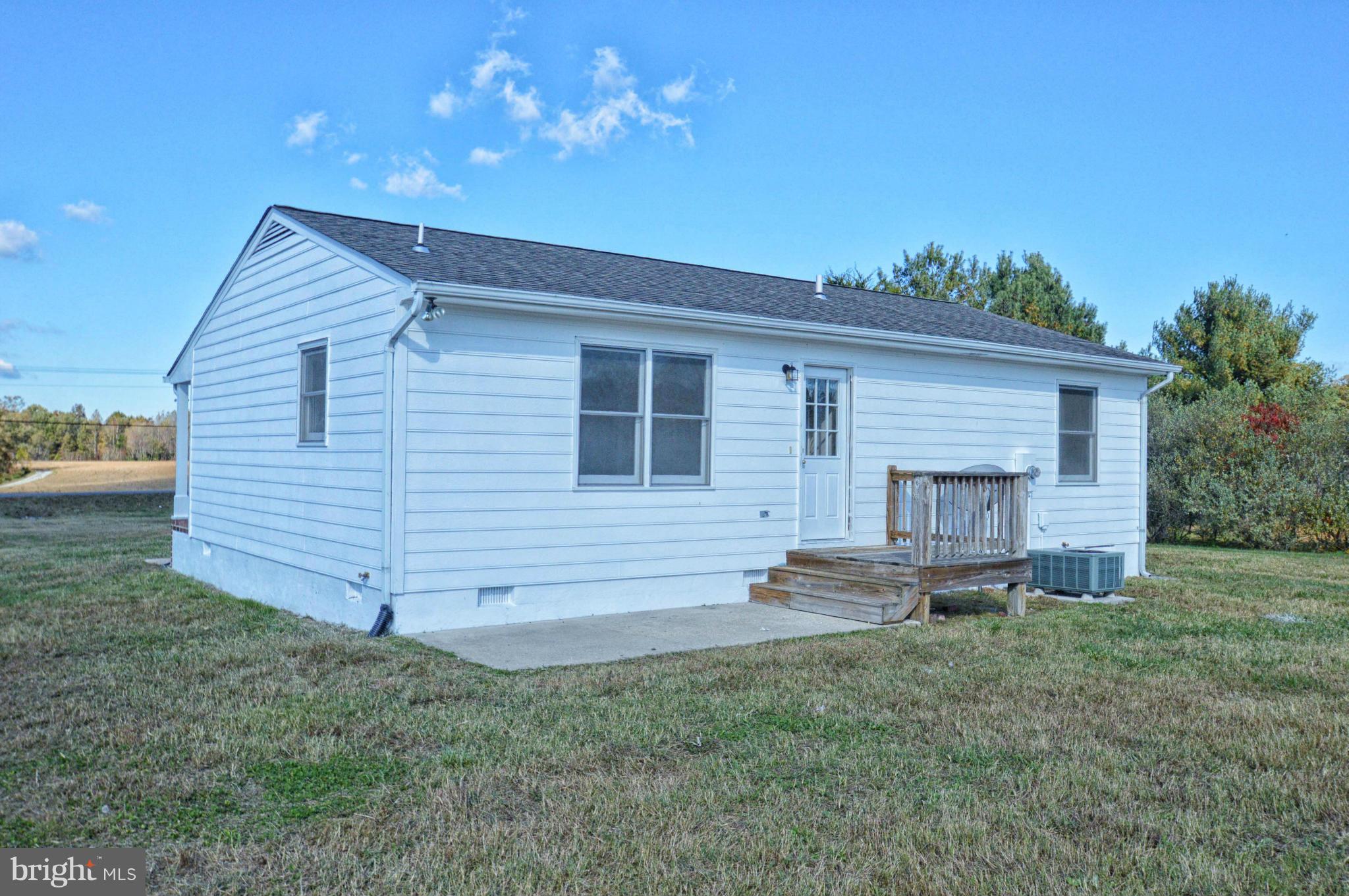 26026 Sparta Road Milford, VA 22514 - Photo 6 of 18 Exterior (Rear)