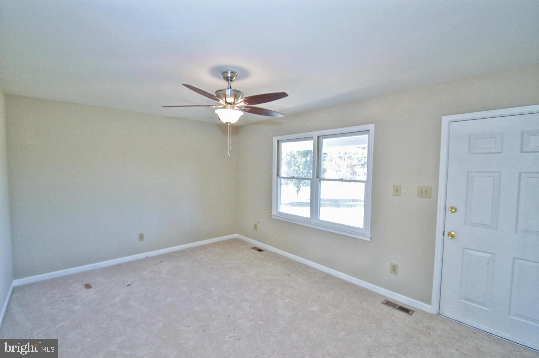 26026 Sparta Road Milford, VA 22514 - Photo 8 of 18 Family Room