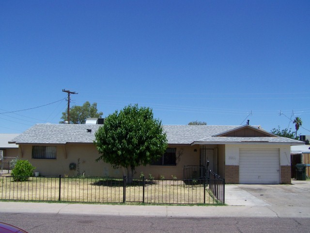 8260 West Piccadilly Road Phoenix, AZ 85033 - Photo 1 of 12 FRONT