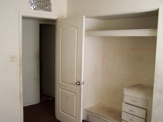 8260 West Piccadilly Road Phoenix, AZ 85033 - Photo 8 of 12 BED2