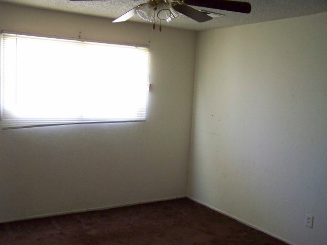 8260 West Piccadilly Road Phoenix, AZ 85033 - Photo 10 of 12 BED3
