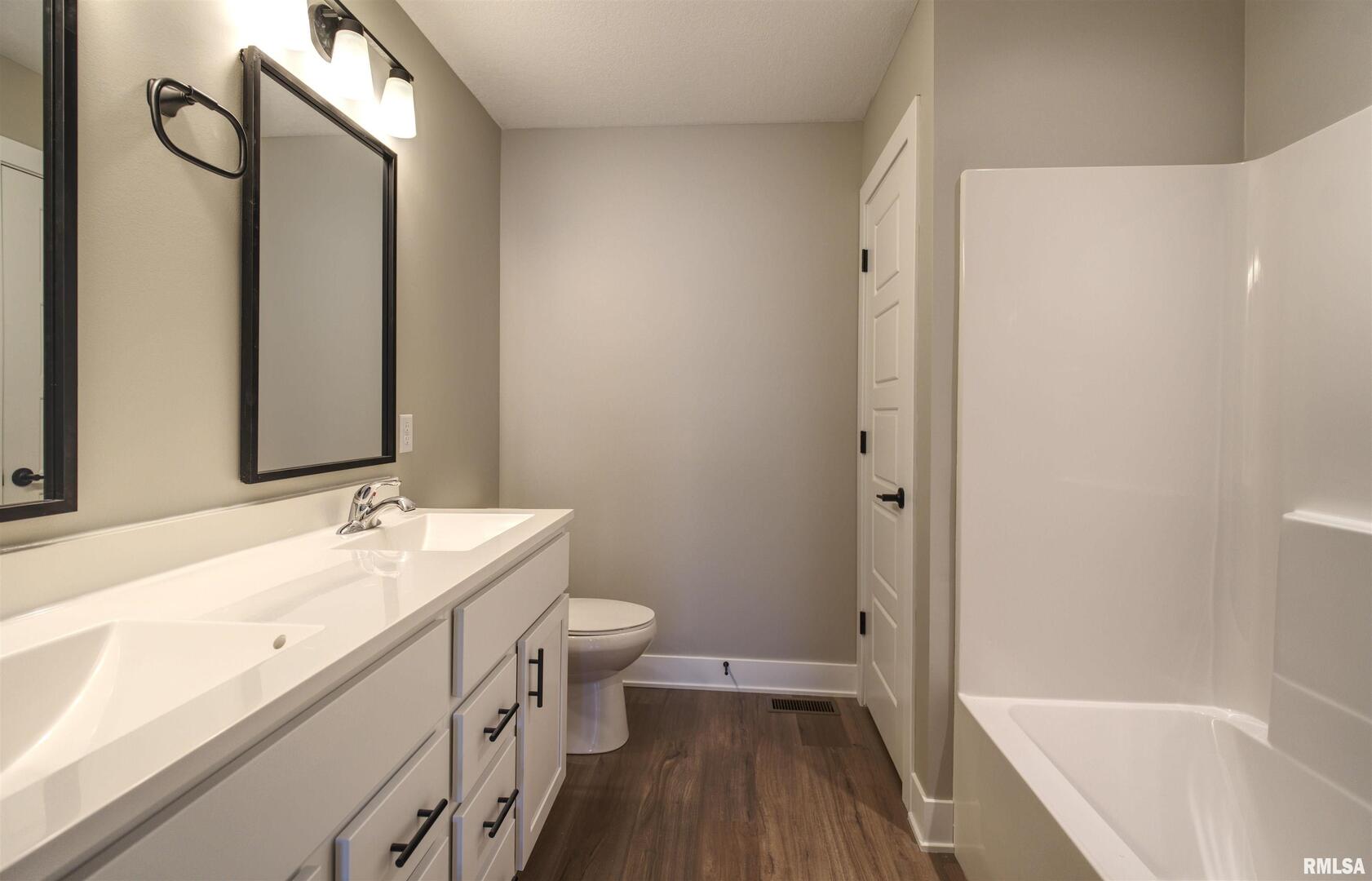 1006 South 4th Street Clinton, IA 52732 - Photo 18 of 33