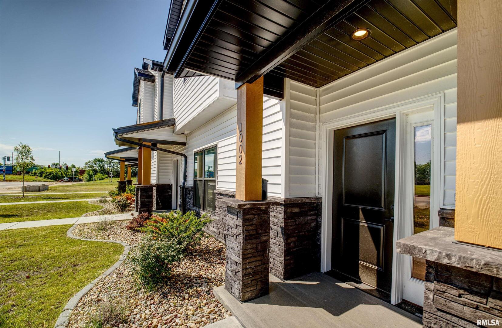 1006 South 4th Street Clinton, IA 52732 - Photo 2 of 33