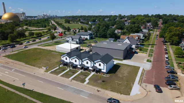 $230,000 | 1006 South 4th Street, Clinton, IA 52732